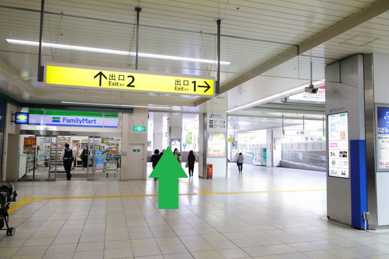 センター北駅改札